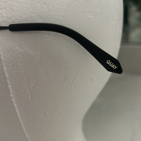 Quay Aviator Sunglasses - Picture 4 of 7